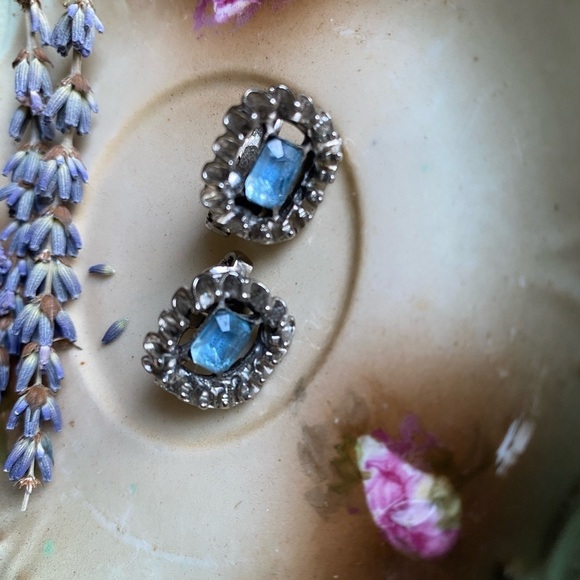Vintage Weiss clip on earrings - Picture 15 of 16